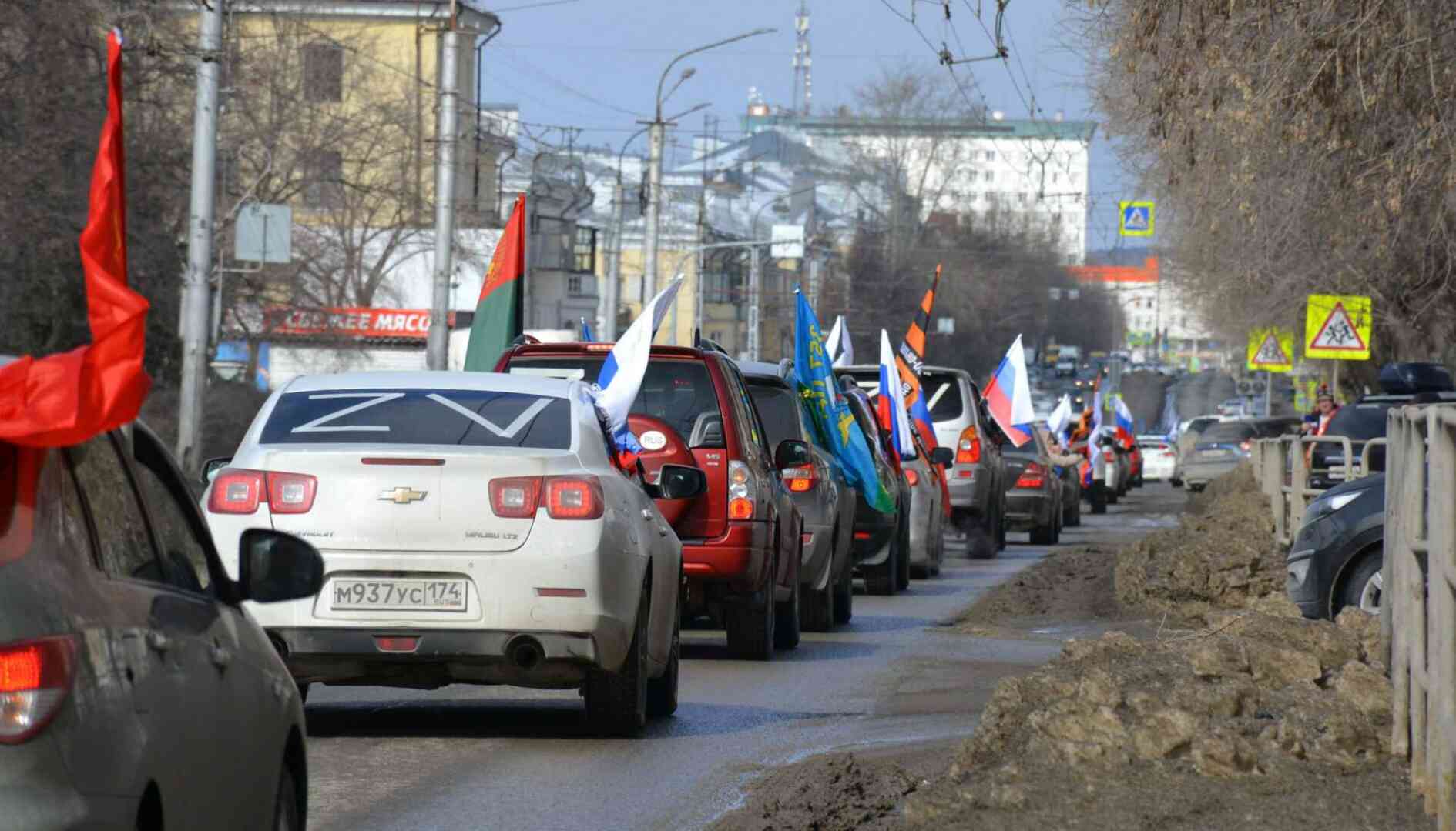 За мир на земле: автопробег в поддержку спецоперации на Украине прошел в Миассе