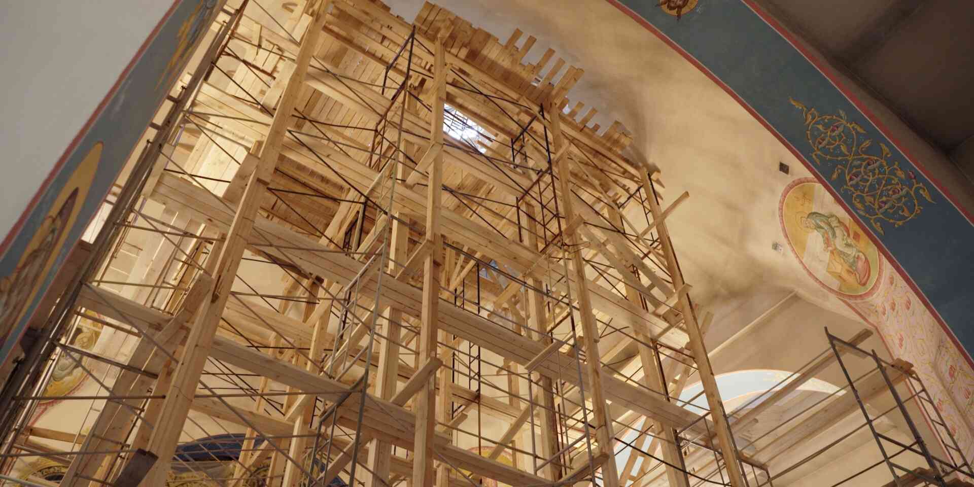 Иконописцы завершили реставрацию главного купола Богоявленского Собора в Миассе