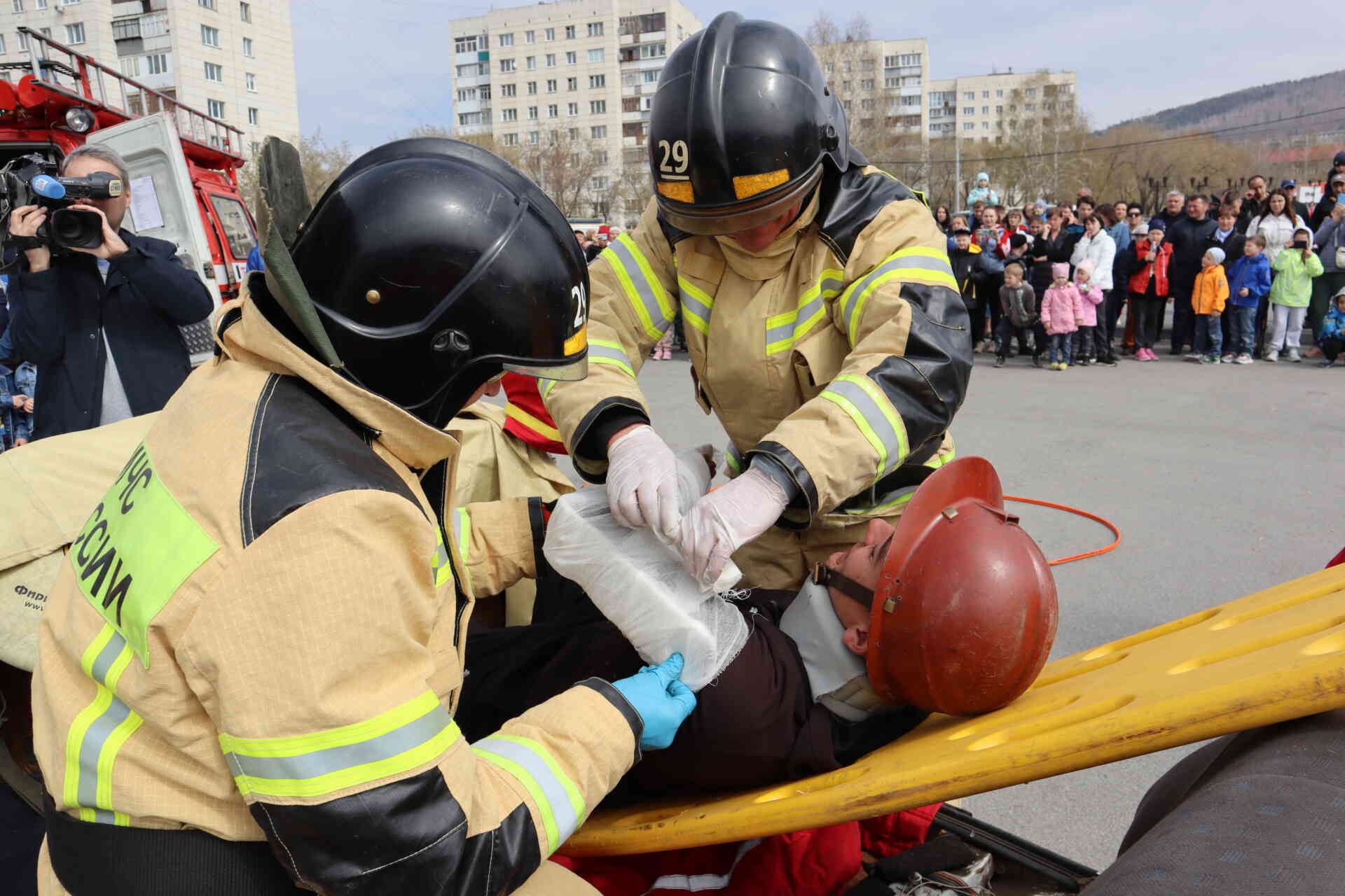 Миасские огнеборцы отметили 374-ую годовщину противопожарной службы в России