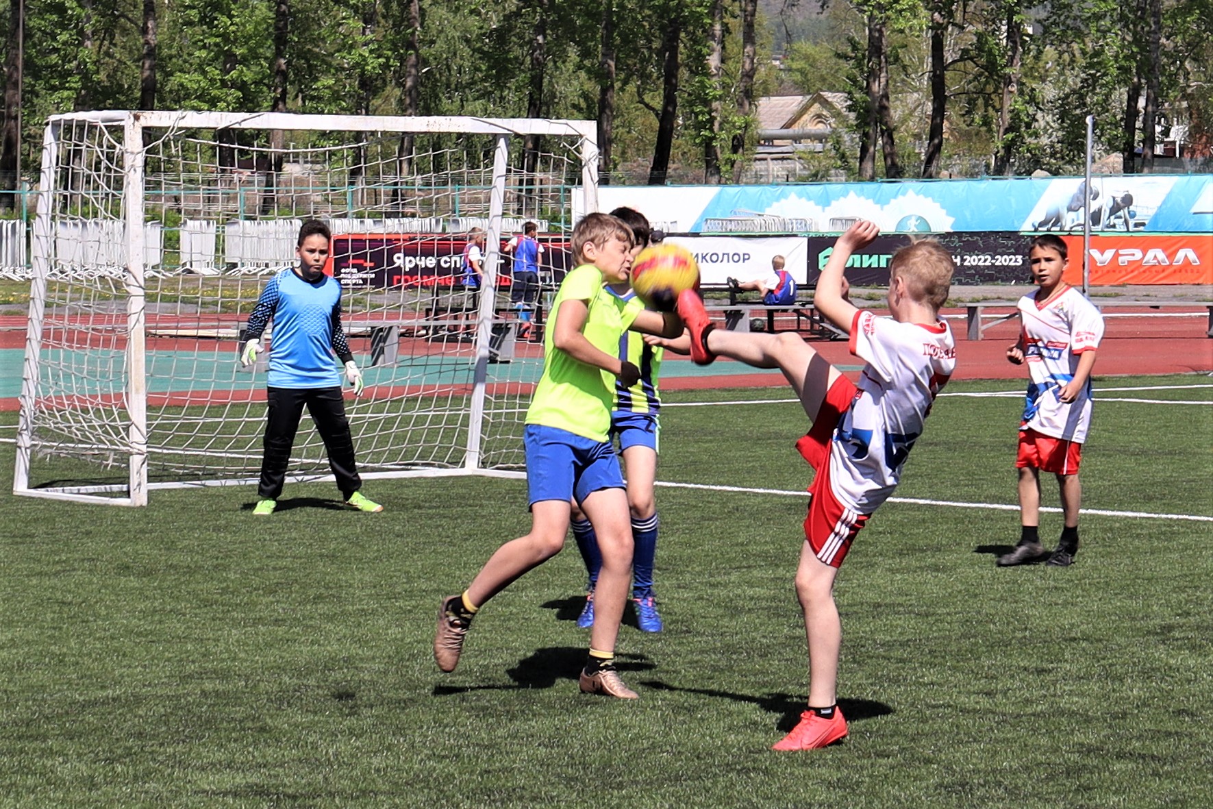 Детский футбольный фестиваль «Локобол» открыл сезон в Миассе