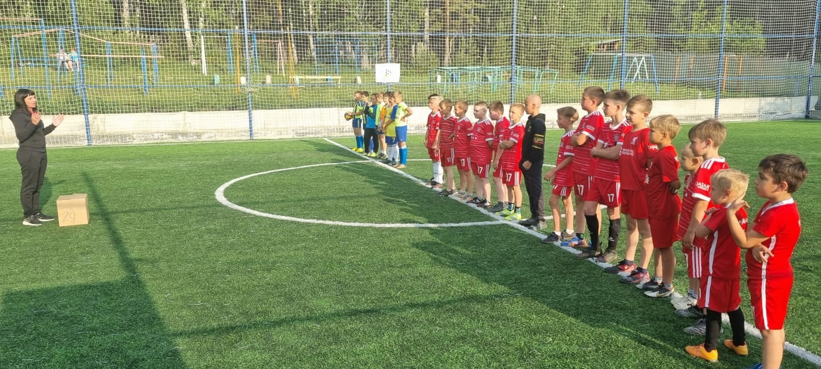 Футбольная команда из Ленинска сыграла свой первый матч