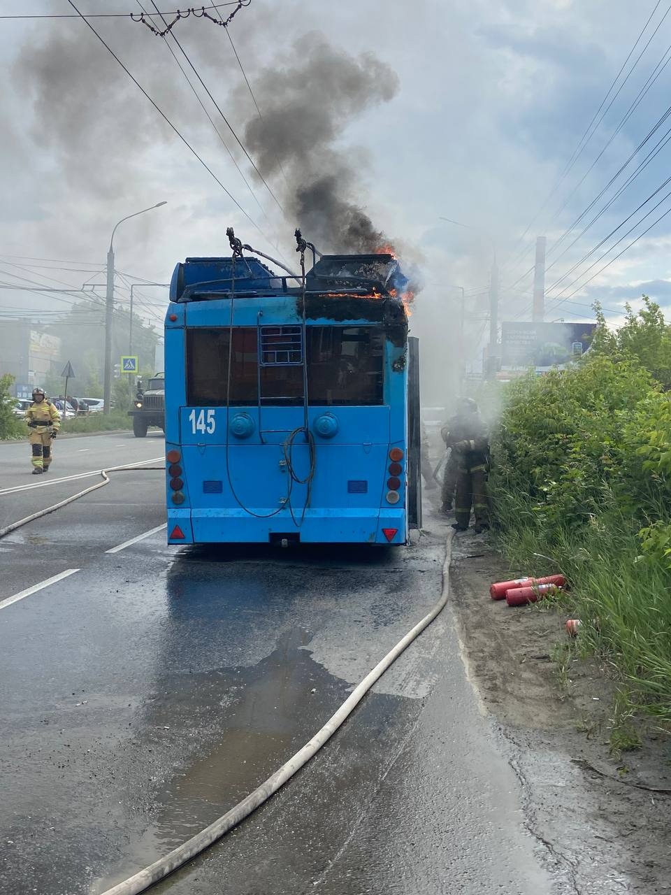 В Миассе на ходу вспыхнул троллейбус с пассажирами | 19.06.2023 | Миасс -  БезФормата