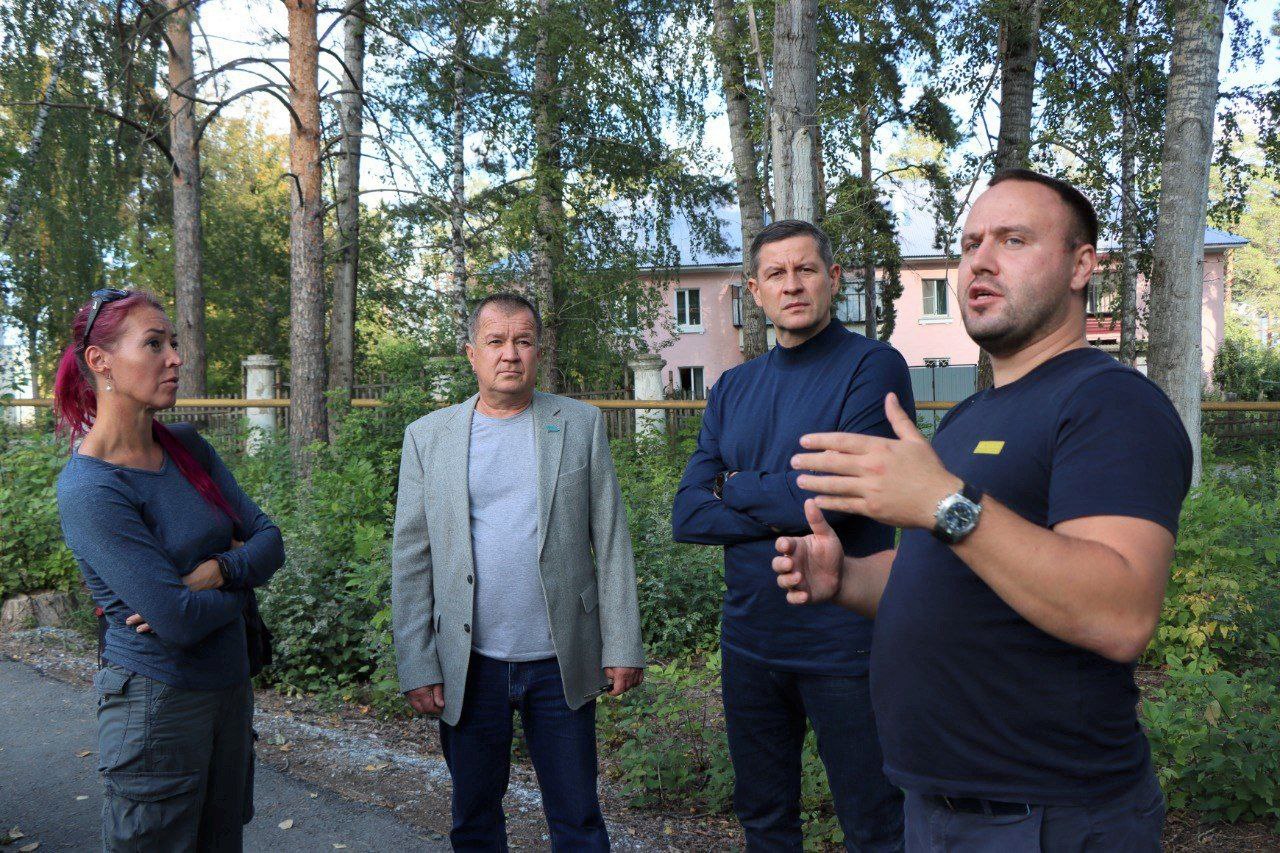 В поселке Первомайском благоустроят заброшенные территории - Миасский  Рабочий - 12.09.2023