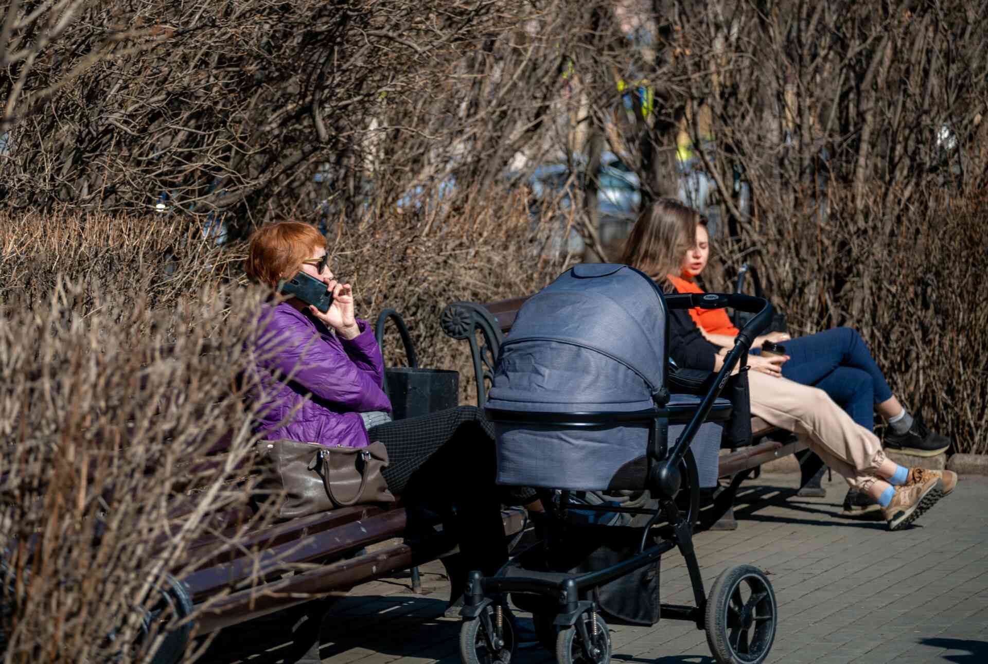 Родители смогут выйти из декрета и сохранить пособие до полутора лет -  Миасский Рабочий - 08.12.2023