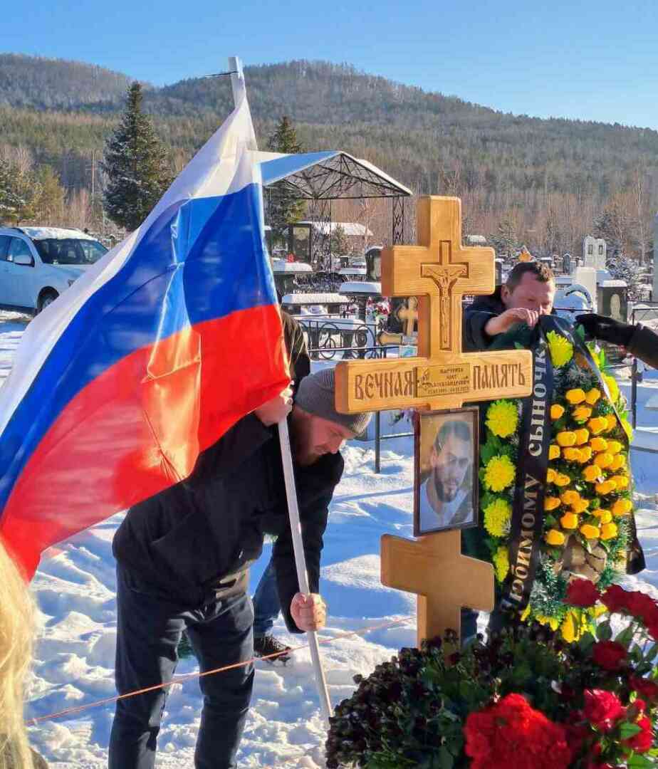 Место захоронения героя СВО Олега Марченко в Миассе восстановили