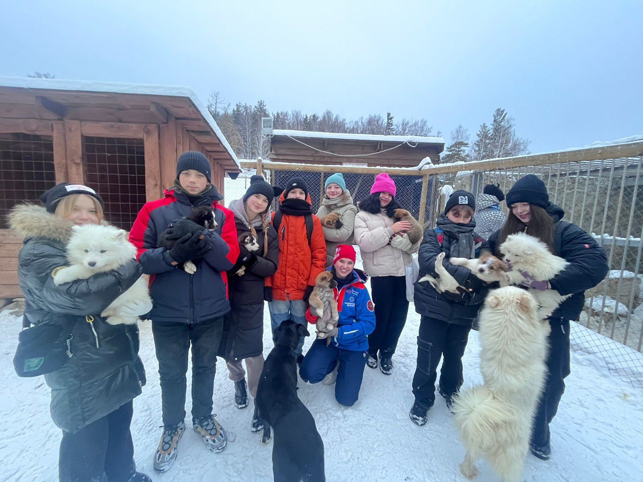 Дети из Ясиноватой впервые встали на лыжи на горнолыжном курорте в Миассе