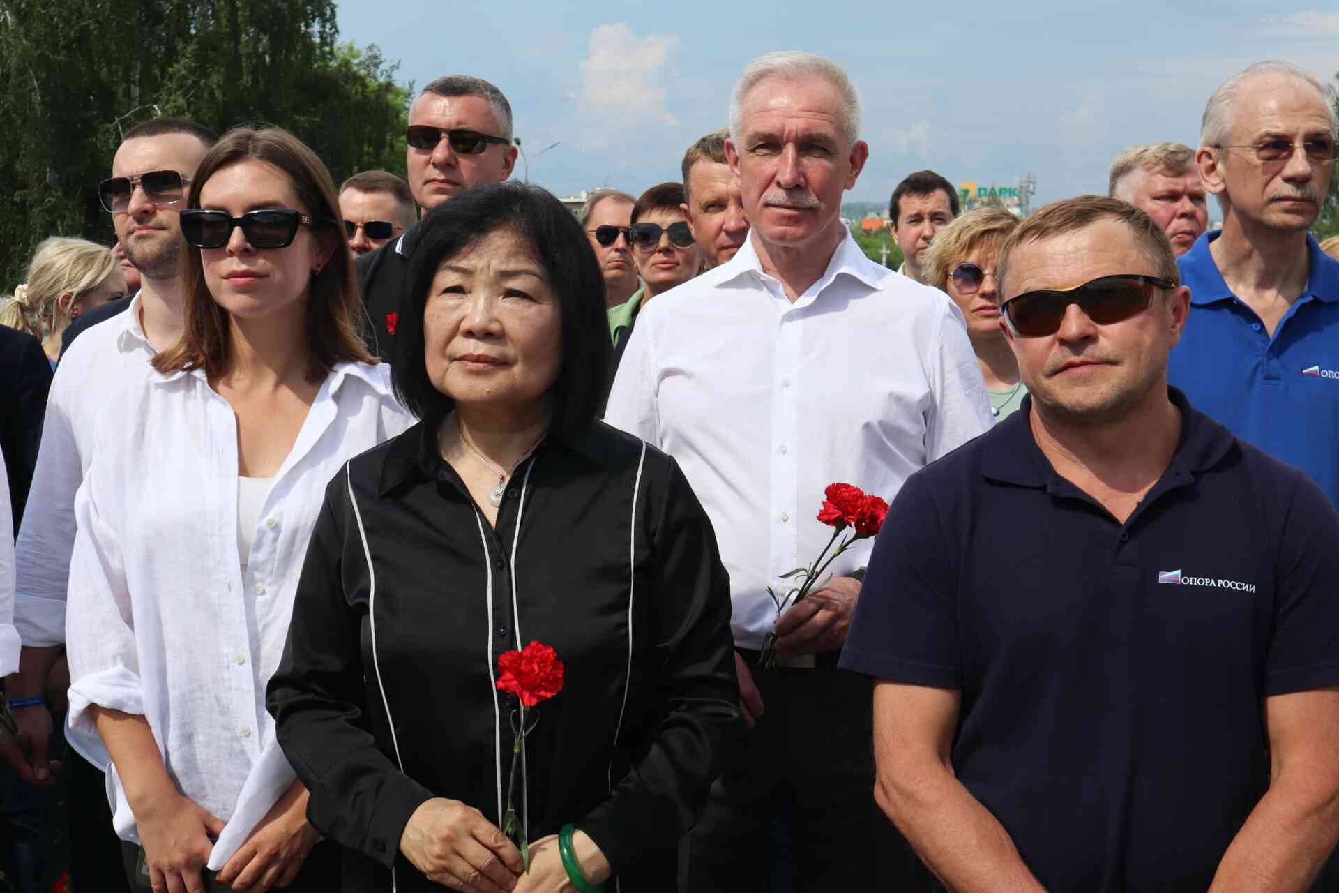 В День памяти и скорби в Миассе память павших вместе с миасцами почтили гости из Китая