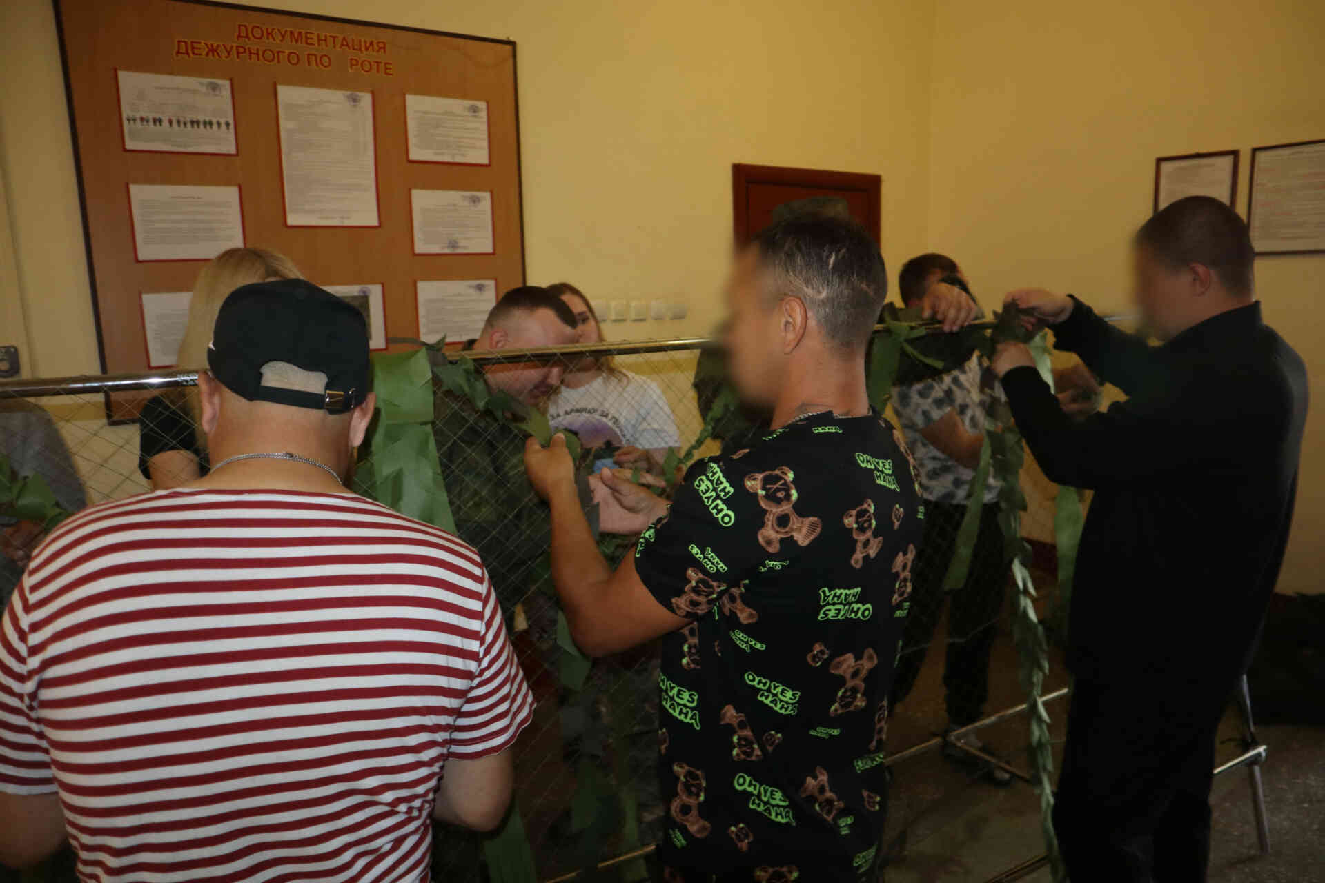 Волонтеры «ZOV Миасса» установили станки для плетения сетей в сборном пункте СОЧ