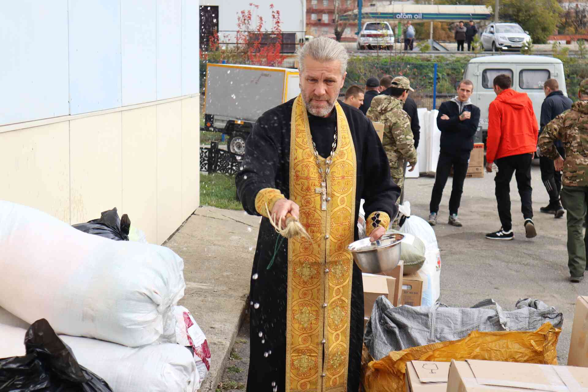 Автомобили, мотоциклы, стройматериалы отправили на фронт жители Миасса