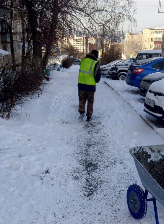 Где идут снегоуборочные работы в Миассе?