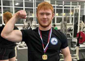 Миасские пауэрлифтеры завоевали медали в Новогоднем турнире