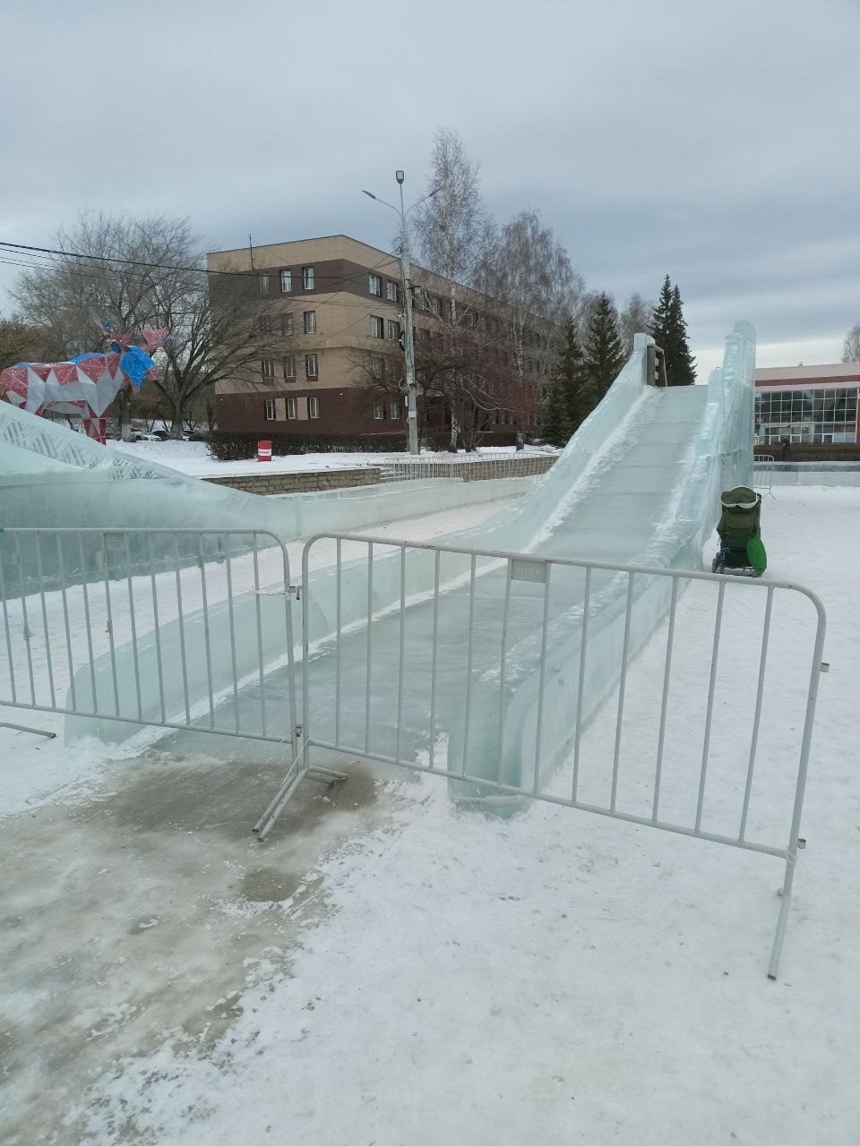 Ледовые городки снова закрываются в Миассе