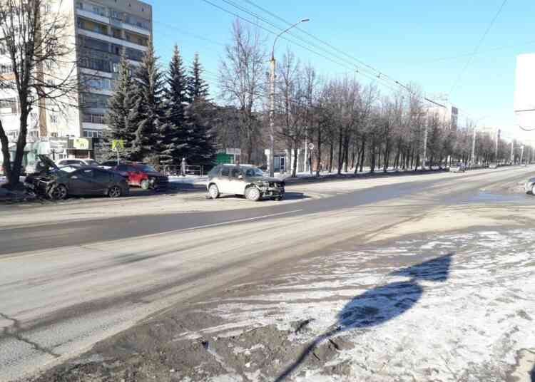 Три машины столкнулись в северной части Миасса