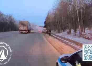 Автомобиль загорелся на трассе М-5 Урал под Миассом