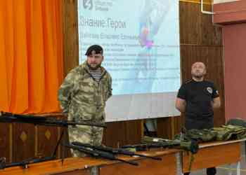 Диалог о героизме: лектор Общества «Знание» встретился с юными южноуральцами