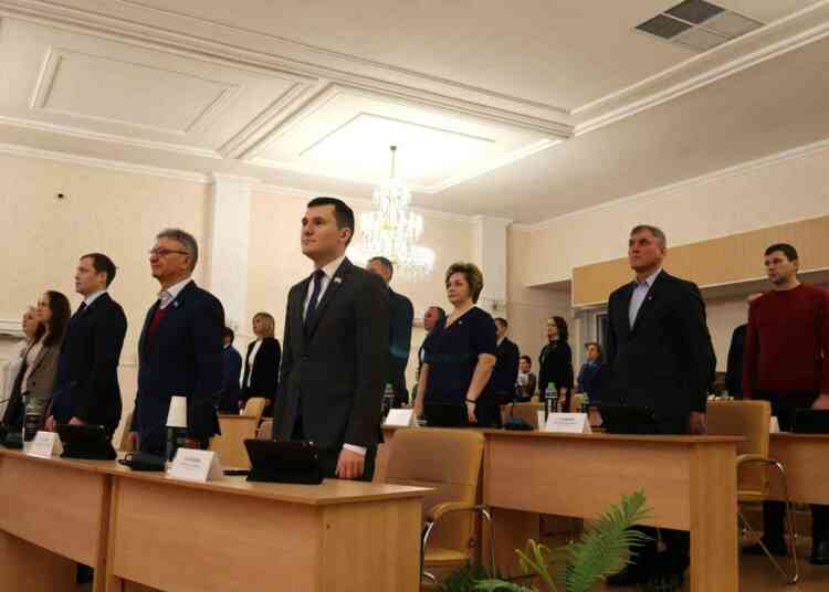 «Мы в тепле, а бойцы —  в окопах»