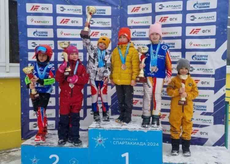 Горнолыжники из Миасса завоевали медали на «Снежных играх»