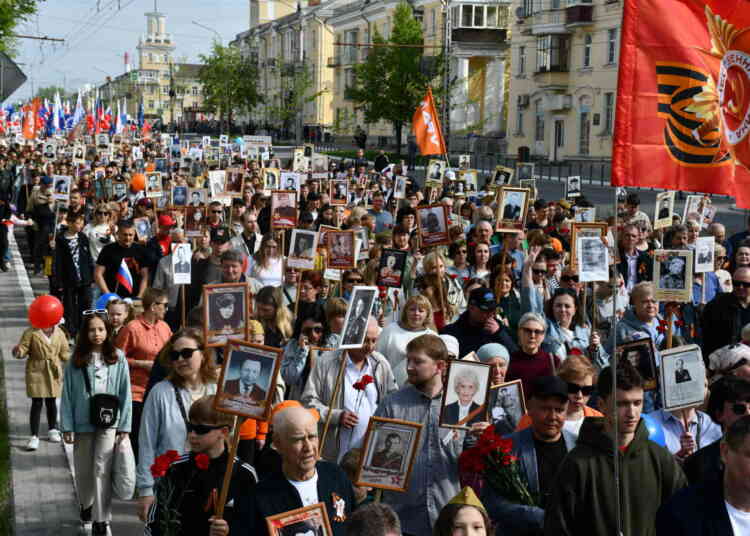 Пока мы помним — мы едины: 80-летие Победы отпраздновали в Миассе