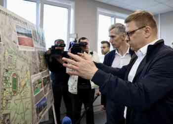 Алексей Текслер осмотрел новый центр скалолазания в Миассе