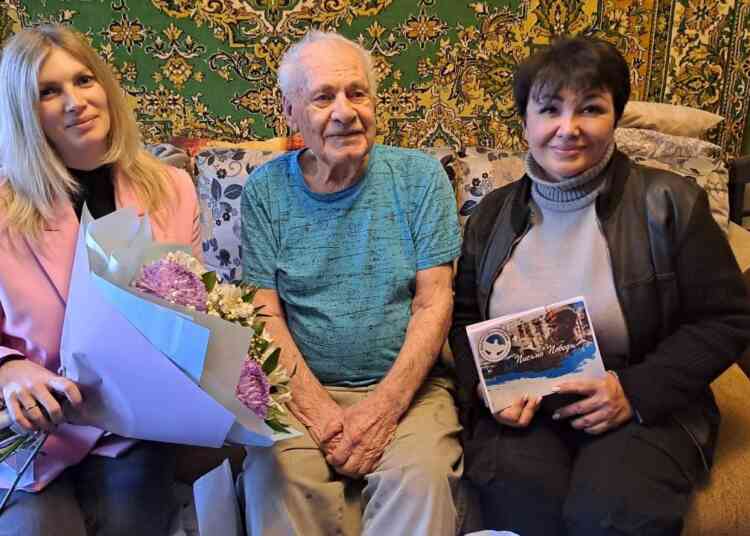 В Миассе чествовали ветерана-авиамеханика