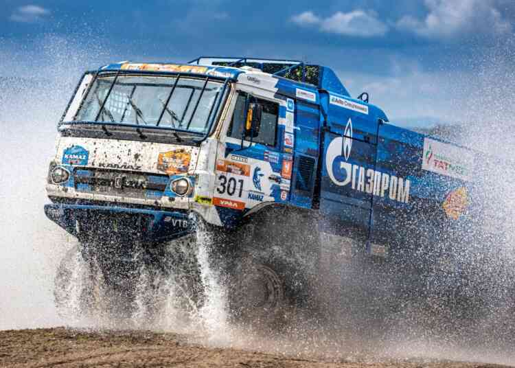 Каримов получил штраф за превышение скорости