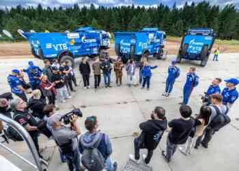 Пять «КамАЗов» выйдут на «Шелковый путь»