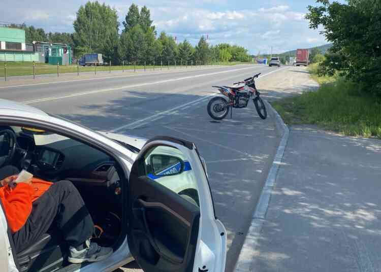 Водитель питбайка заплатит за езду без прав в Миассе