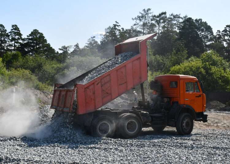 Продолжается ремонт очистных сооружений в поселке Хребет