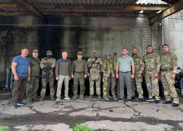 Алексей Фартыгин передал оборудование военнослужащим в зоне СВО