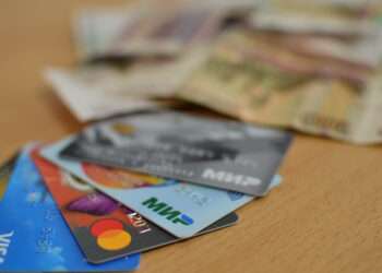 Чужая карта подвела под уголовную статью жительницу Миасса