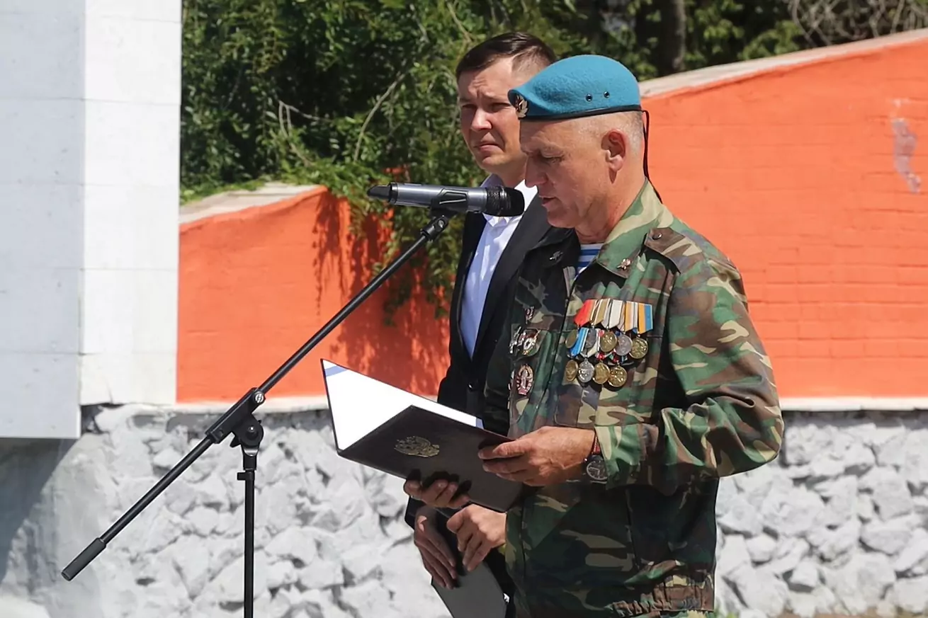 95 лет со Дня образования Воздушно-десантных войск отметили в Миассе