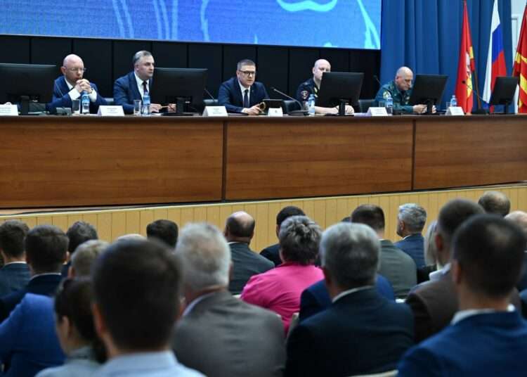 Губернатор Алексей Текслер провел областное совещание в выездном формате