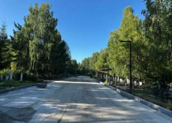 Работы по благоустройству центральных проездов ведутся на кладбище «Южное» в Миассе