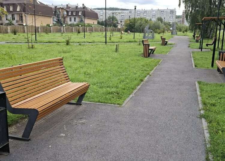 Улицы и скверы приводят в порядок в Миассе