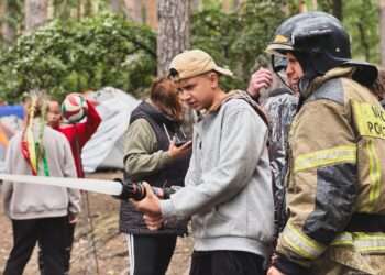 Интерактивную вертушку безопасности провели для детей в Миассе