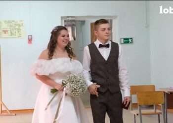 Миасские молодожены начали свадебный день с голосования