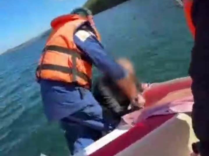 Тонущего мужчину спасли на озере Тургояк