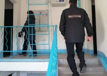 Сотрудники Госавтоинспекции и приставы пришли в гости к миасским должникам