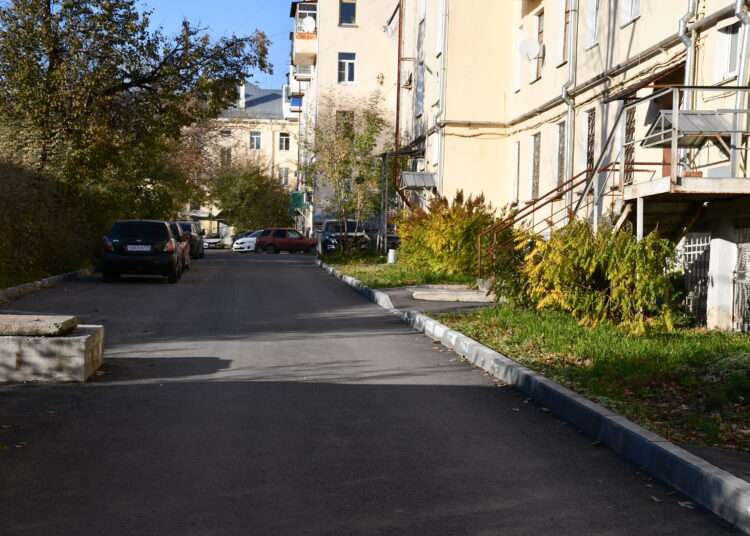 Второе дыхание подарили дворам на улице Калинина и проспекте Автозаводцев