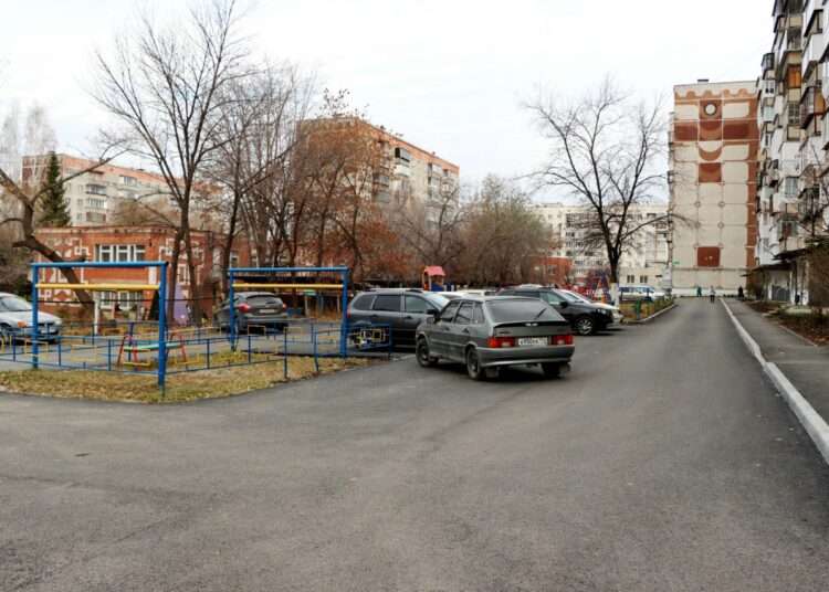 Благоустройство двора в поселке Строителей завершено