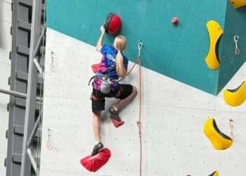 Более 20 медалей завоевали скалолазы из Миасса