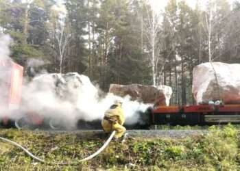 Грузовик с камнями загорелся на трассе Миасс-Карабаш
