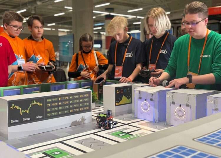 Сделки на бирже поручены роботу