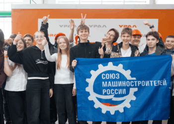 Будущие инженеры, технологи и механики познакомились с автомобильным заводом «Урал»