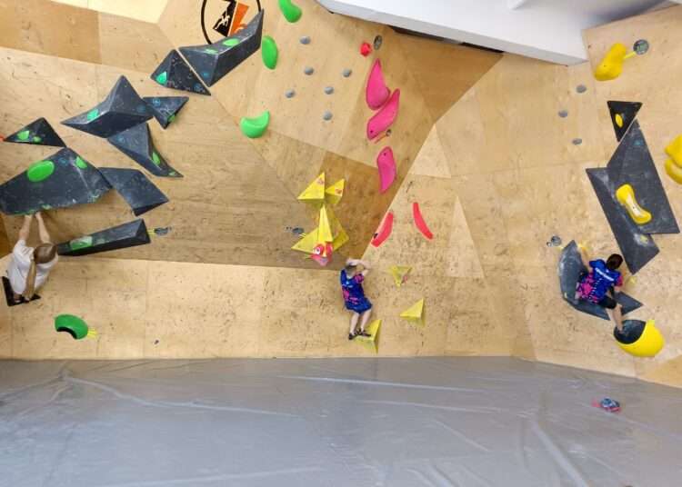 Миасские скалолазы показали себя на чемпионате и первенстве области