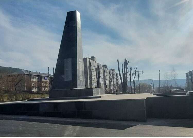 Реставрация памятника на площади Революции завершилась в Миассе