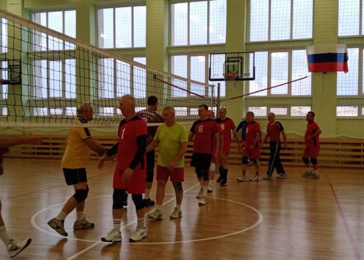 Ветераны спорта Миасса завоевали медали на соревнованиях по волейболу