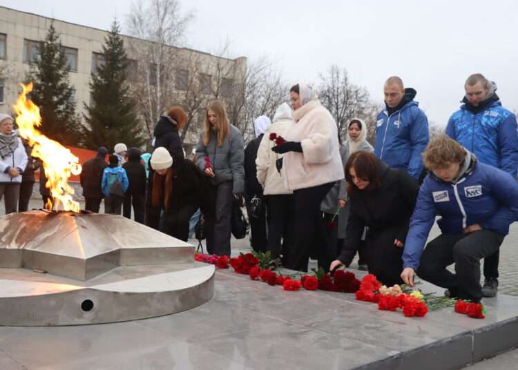 Митинг-концерт в память о безымянных героях войны прошел в Миассе