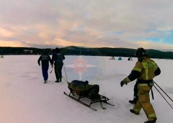 Трех человек за выходные спасли на Тургояке