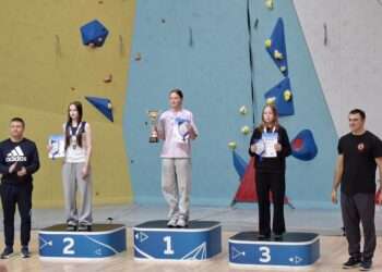 Скалолазы из Миасса покорили Кыштым